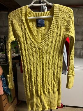 American Eagle Outfitters Yellow Cable-Knit V-Neck Sweater